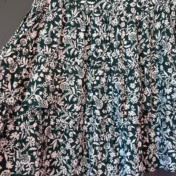 Boden Multi Tiered Crepe Skirt Green Floral Pattern Women’s Size 2P - Picture 5 of 11